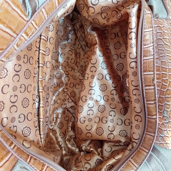 Gussaci Large 2-Tone Large Handbag/Purse - Picture 14 of 16